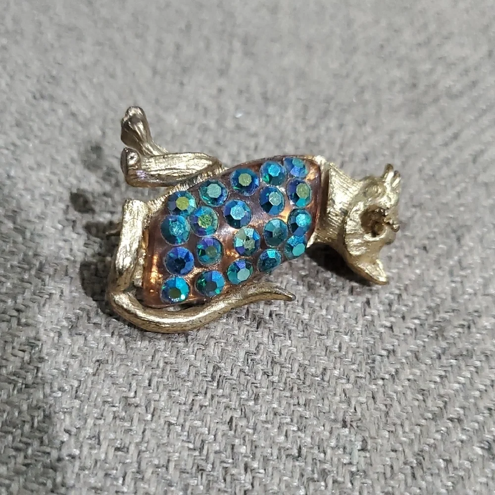 Vintage Gold Tone and Blue Belly Kitty Cat Brooch Meow Animal Gems Bling
